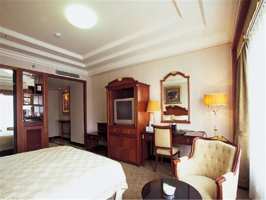 New Grand Dynasty Hotel Chaoyang  Exterior photo